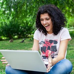 girl-on-laptop-908042-edited